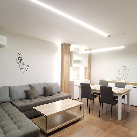 Diana Apartment Русе Екстериор снимка